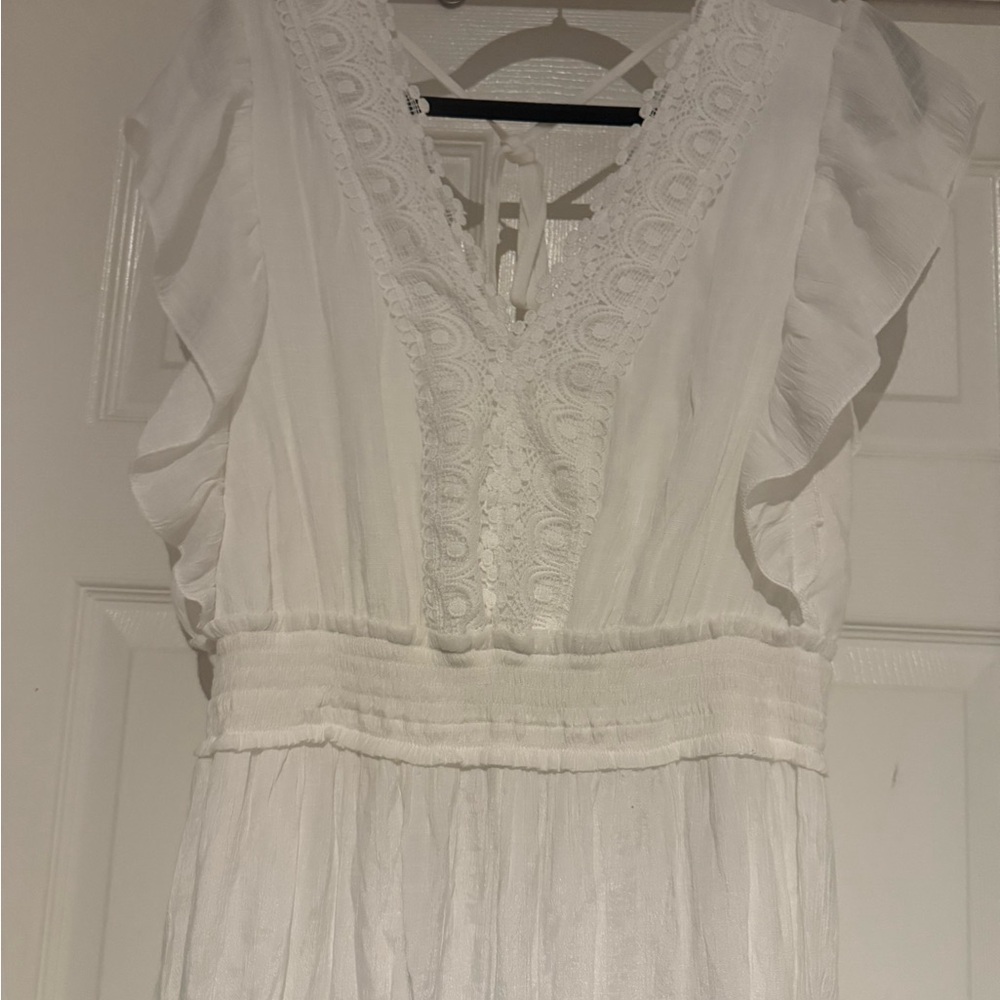 Elegant White Ruffled Dress - Picture 3 of 5
